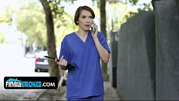 Natalie Porkman & Melanie Hicks Dapat Perlakuan Spesial Dari Dokter Mesum