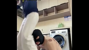 Cewek China Galak Banget, Suka Ngejajah Dan Bikin Lo Meringis Kesakitan.