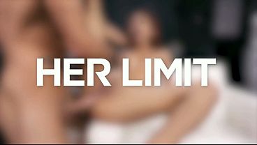 Cewek Asia Langsing Pake Lingerie Pink… Diminyaki Habis, Dicocol Keras Dari Belakang.