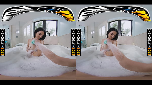Virtual Porn – Kiana Kumani Mandi Basah Kuyup, Berubah Jadi Aksi Memek Dan Kontol Panas Bareng Kakak Tiri